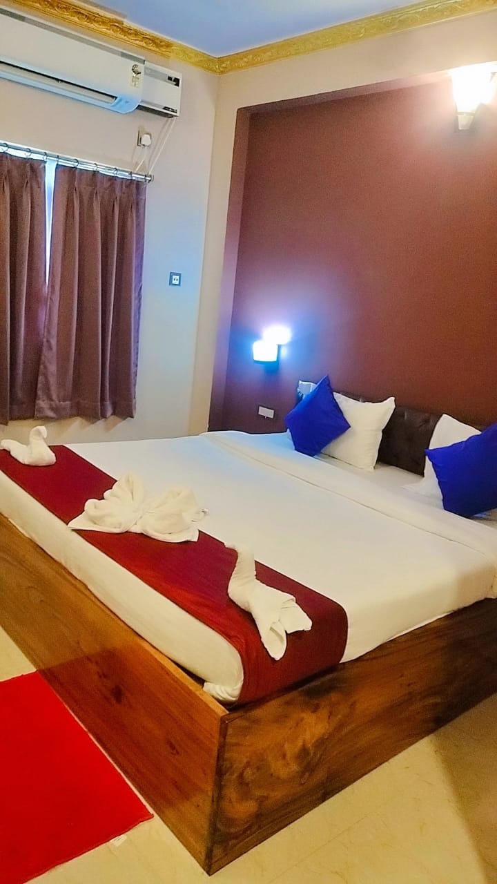 Deluxe Room- Double Bedded AC